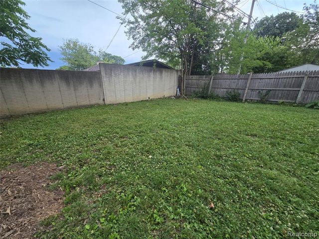 17676 Addison Street, Southfield, MI 48075