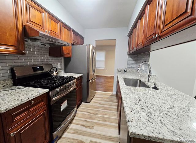 17676 Addison Street, Southfield, MI 48075