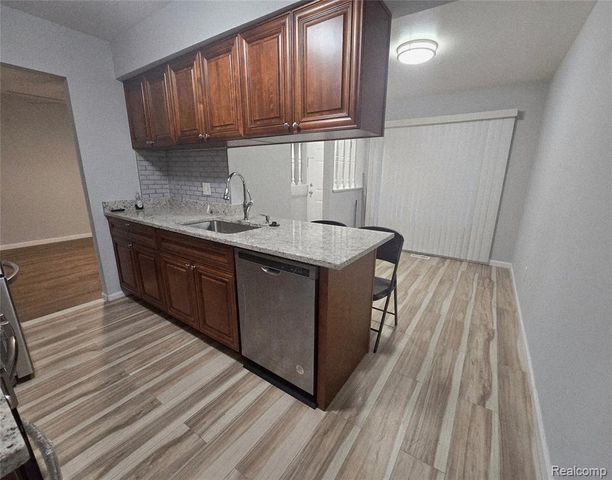 17676 Addison Street, Southfield, MI 48075