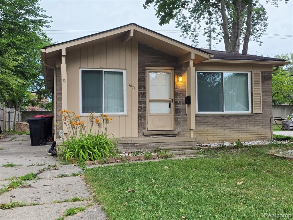 17676 Addison Street, Southfield, MI 48075