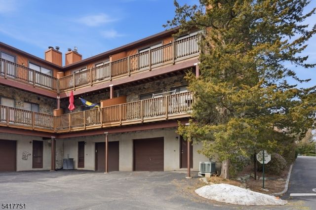 11 Brookside Hts L, Wanaque Boro, NJ 07465