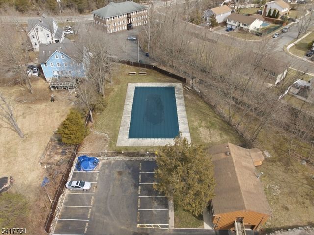 11 Brookside Hts L, Wanaque Boro, NJ 07465