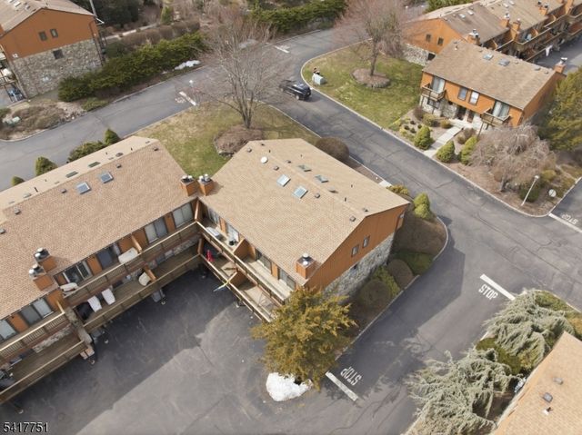 11 Brookside Hts L, Wanaque Boro, NJ 07465