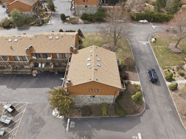 11 Brookside Hts L, Wanaque Boro, NJ 07465