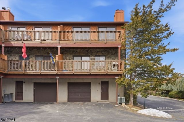 11 Brookside Hts L, Wanaque Boro, NJ 07465