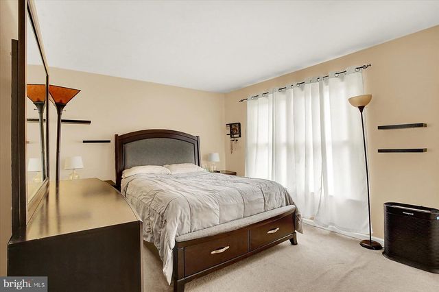 519 SUNDAY DR, Harrisburg, PA 17111