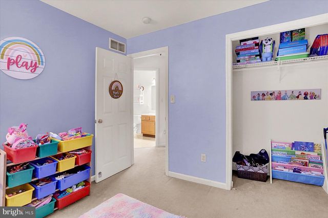 519 SUNDAY DR, Harrisburg, PA 17111