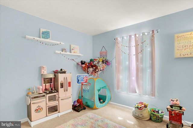 519 SUNDAY DR, Harrisburg, PA 17111