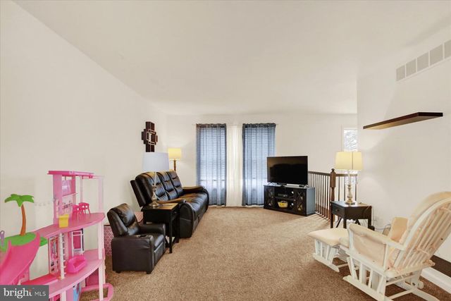 519 SUNDAY DR, Harrisburg, PA 17111