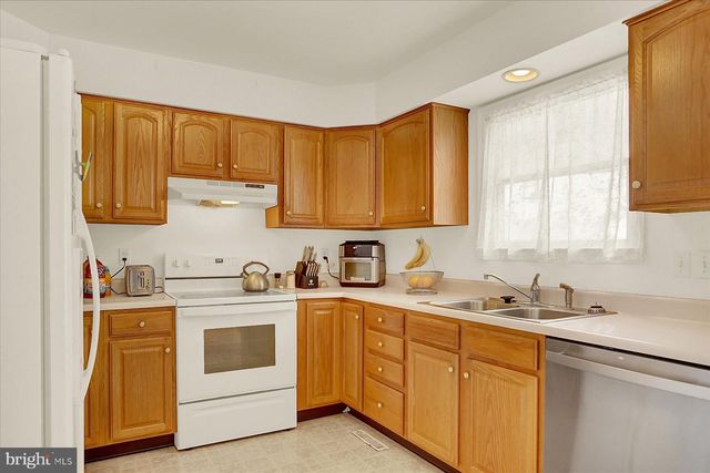 519 SUNDAY DR, Harrisburg, PA 17111