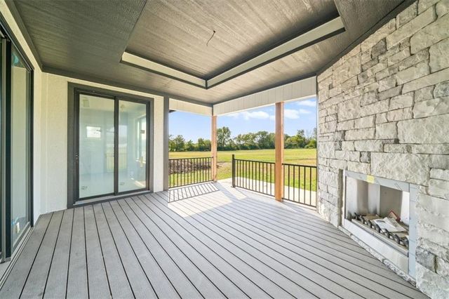 13404 Woodland Ranch Drive, Lone Jack, MO 64086