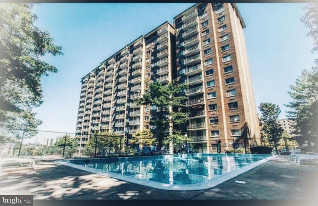 2059 HUNTINGTON AVE #111, Alexandria, VA 22303