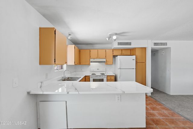 8013 E Manitoba Street, Tucson, AZ 85730