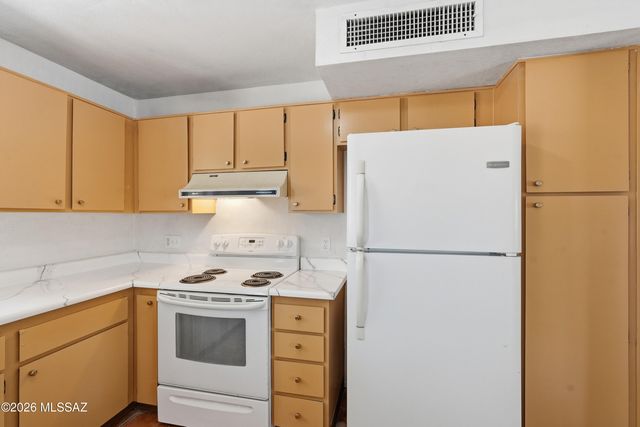 8013 E Manitoba Street, Tucson, AZ 85730