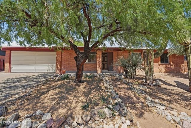 8013 E Manitoba Street, Tucson, AZ 85730