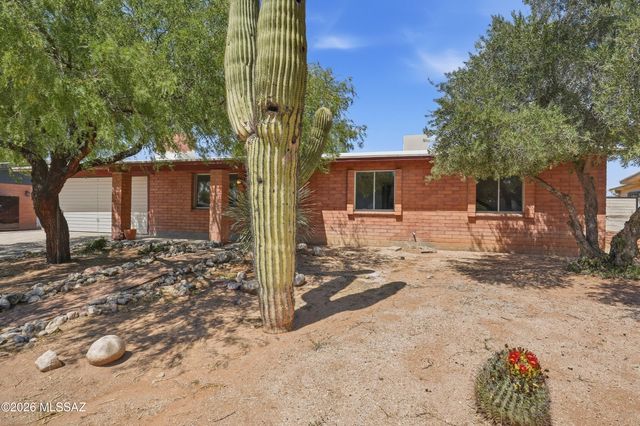 8013 E Manitoba Street, Tucson, AZ 85730