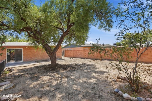 8013 E Manitoba Street, Tucson, AZ 85730