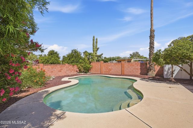 8013 E Manitoba Street, Tucson, AZ 85730