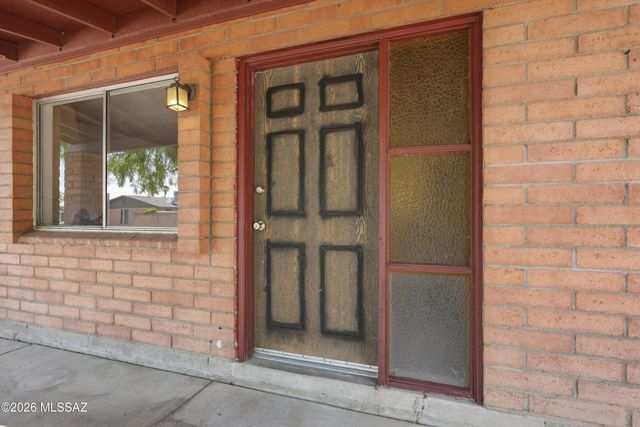 8013 E Manitoba Street, Tucson, AZ 85730