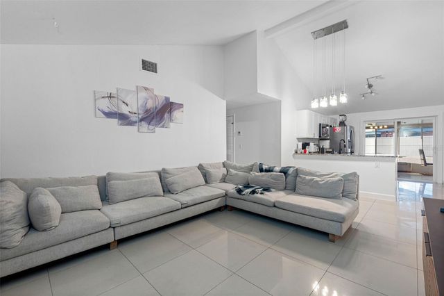 10113 ROYAL ACRES COURT, Tampa, FL 33615