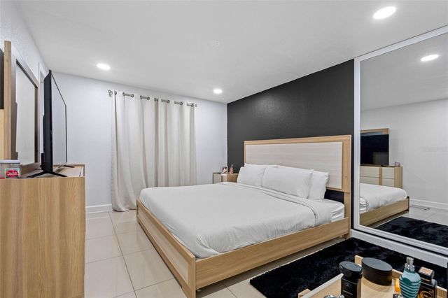 10113 ROYAL ACRES COURT, Tampa, FL 33615