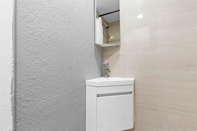 10113 ROYAL ACRES COURT, Tampa, FL 33615