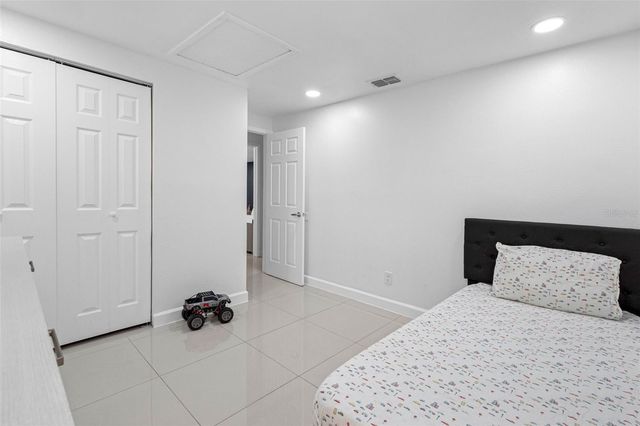 10113 ROYAL ACRES COURT, Tampa, FL 33615