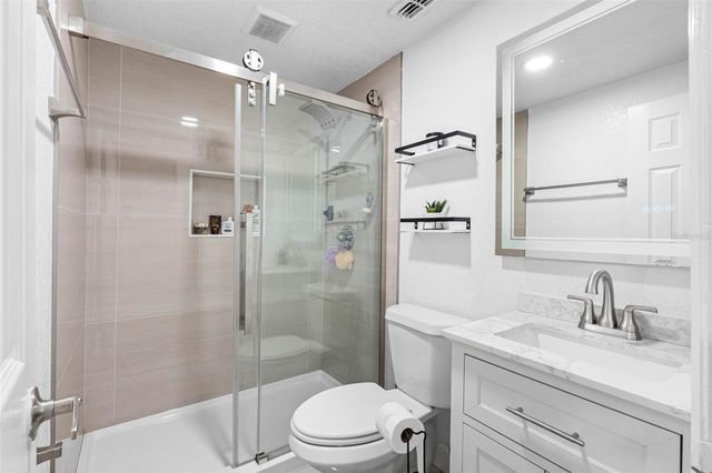 10113 ROYAL ACRES COURT, Tampa, FL 33615