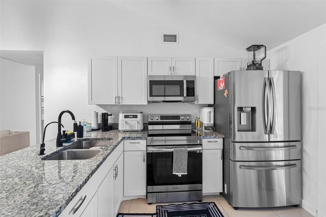 10113 ROYAL ACRES COURT, Tampa, FL 33615