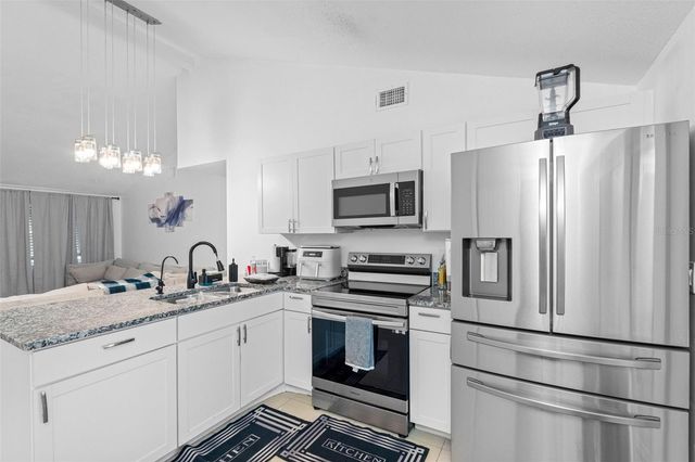 10113 ROYAL ACRES COURT, Tampa, FL 33615