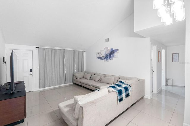 10113 ROYAL ACRES COURT, Tampa, FL 33615