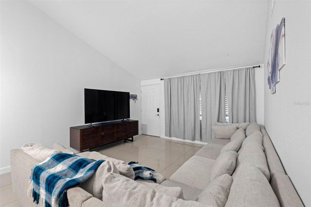 10113 ROYAL ACRES COURT, Tampa, FL 33615