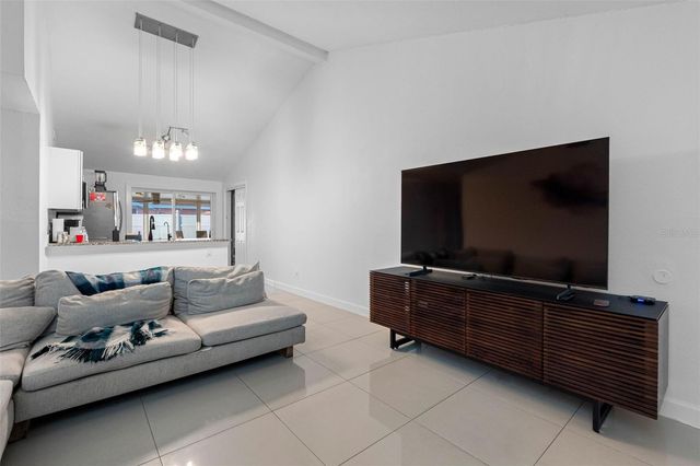 10113 ROYAL ACRES COURT, Tampa, FL 33615