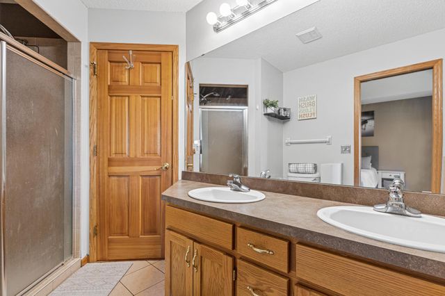 5725 157th Street N, Hugo, MN 55038