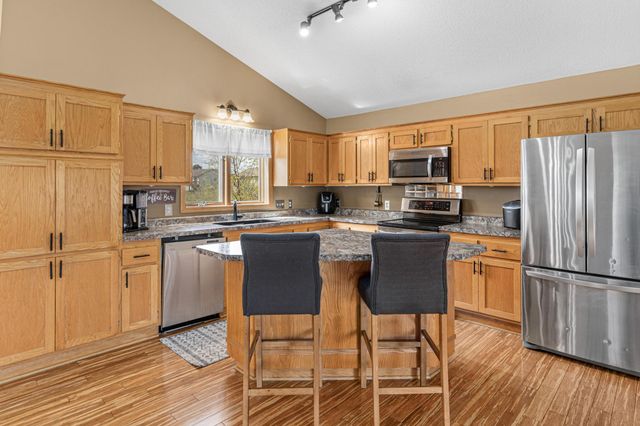 5725 157th Street N, Hugo, MN 55038