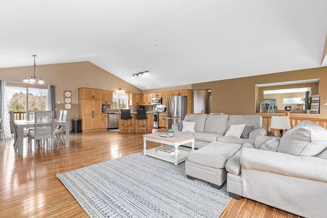 5725 157th Street N, Hugo, MN 55038