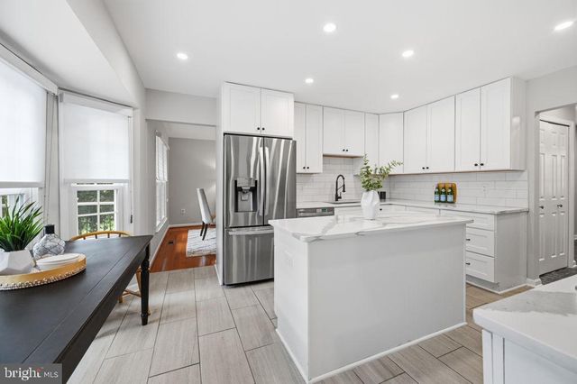 10027 GLENOAK CT, Vienna, VA 22181
