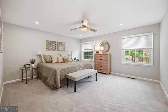 10027 GLENOAK CT, Vienna, VA 22181