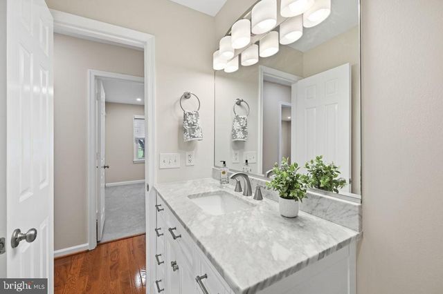 10027 GLENOAK CT, Vienna, VA 22181
