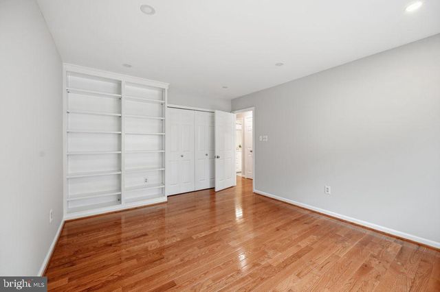 10027 GLENOAK CT, Vienna, VA 22181