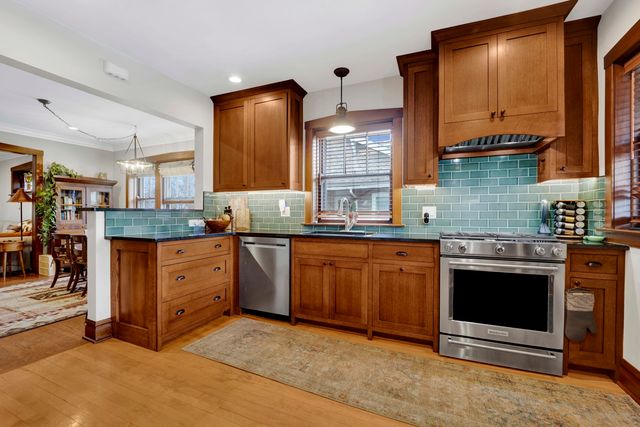 6415 Sinclair Avenue, Berwyn, IL 60402