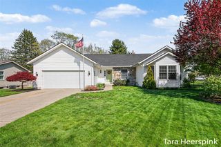 2077 Fernwood Drive, Jenison, MI 49428