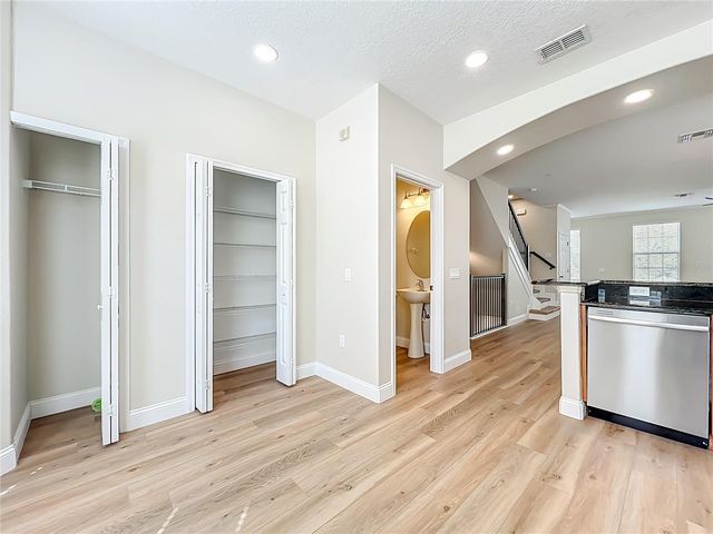 1864 PROSPECT AVENUE, Orlando, FL 32814