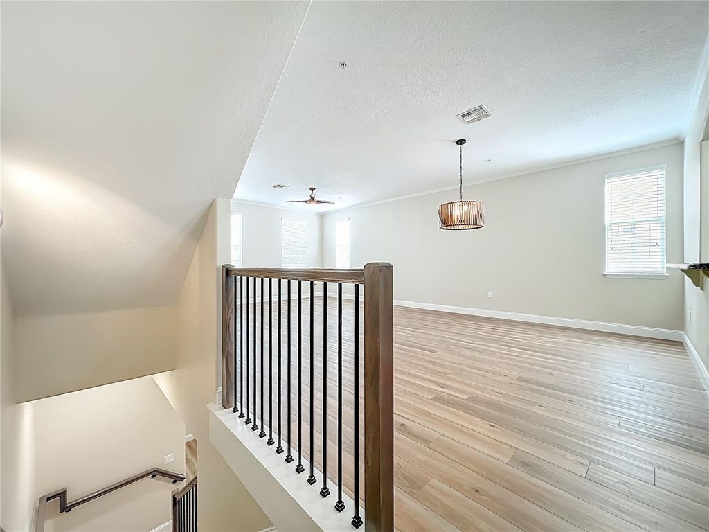 Image 21 of property listing at 1864 PROSPECT AVENUE, Orlando, FL 32814