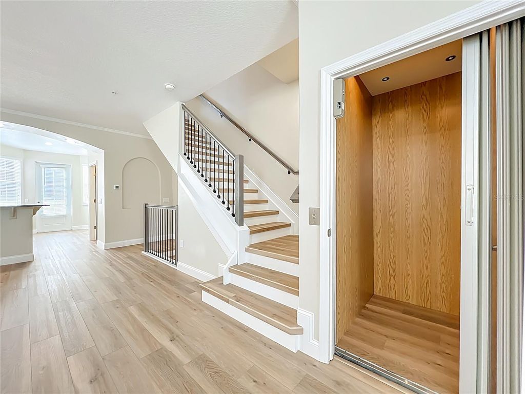 Image 31 of property listing at 1864 PROSPECT AVENUE, Orlando, FL 32814