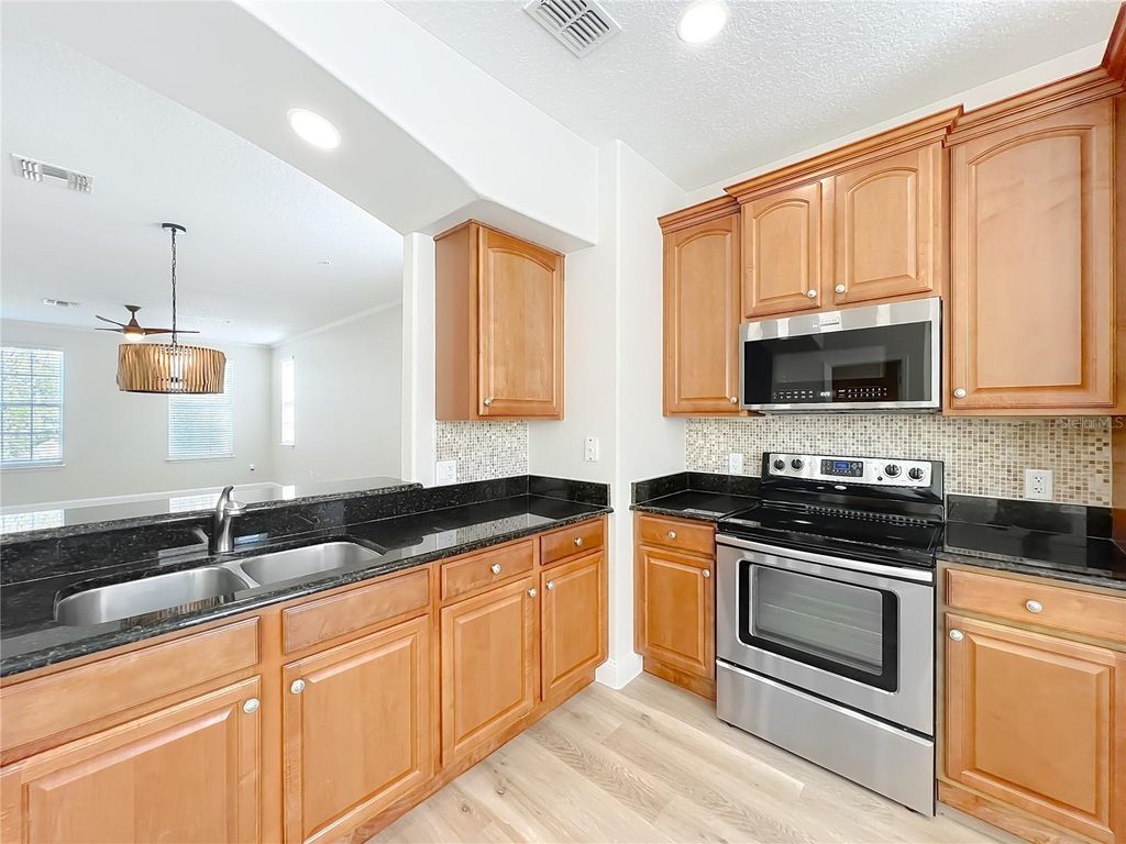 Image 36 of property listing at 1864 PROSPECT AVENUE, Orlando, FL 32814