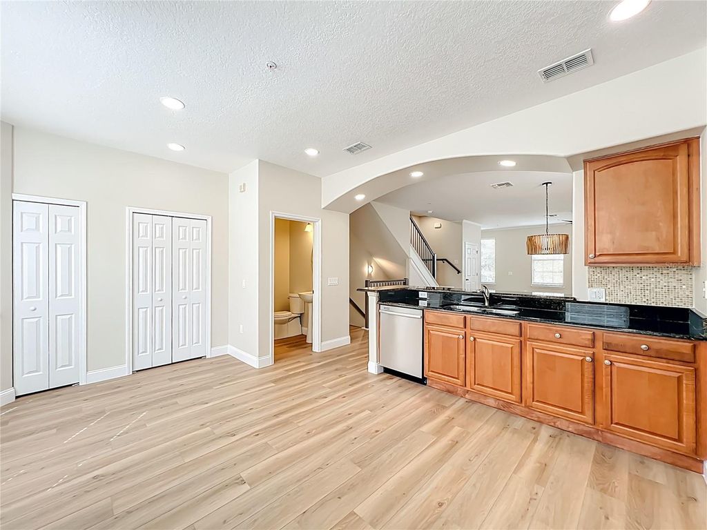 Image 38 of property listing at 1864 PROSPECT AVENUE, Orlando, FL 32814