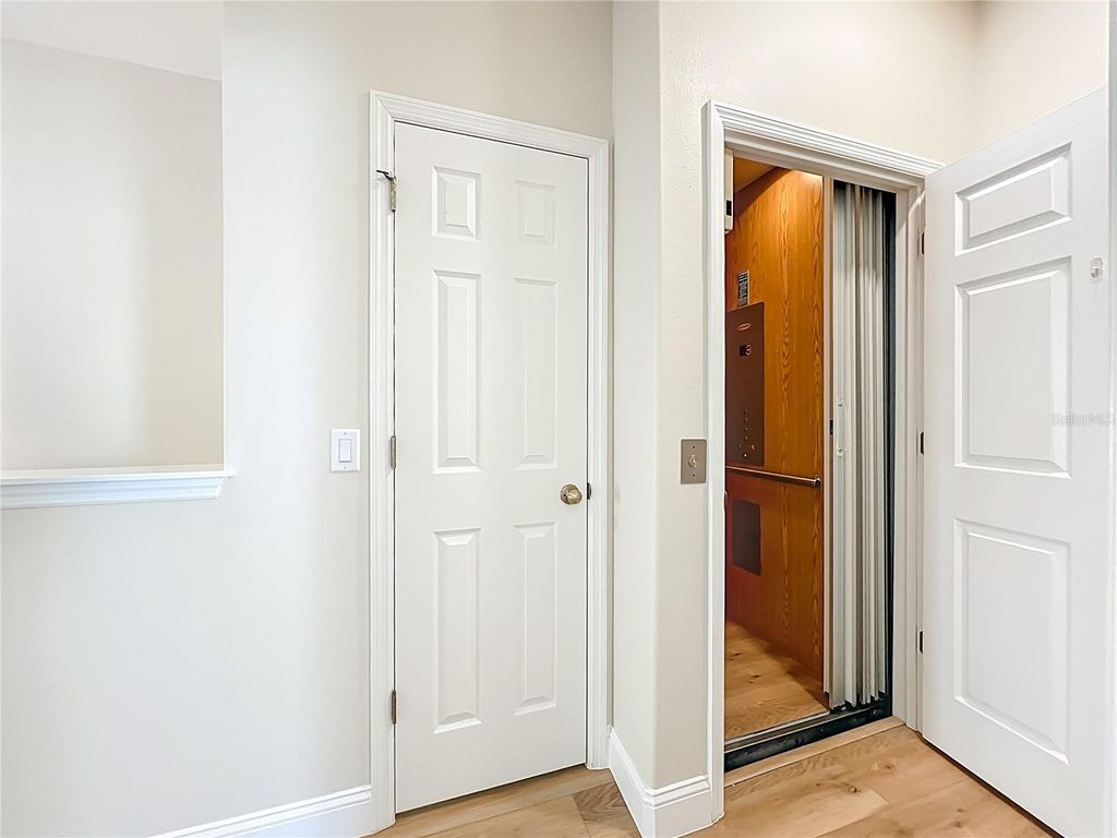 Image 50 of property listing at 1864 PROSPECT AVENUE, Orlando, FL 32814