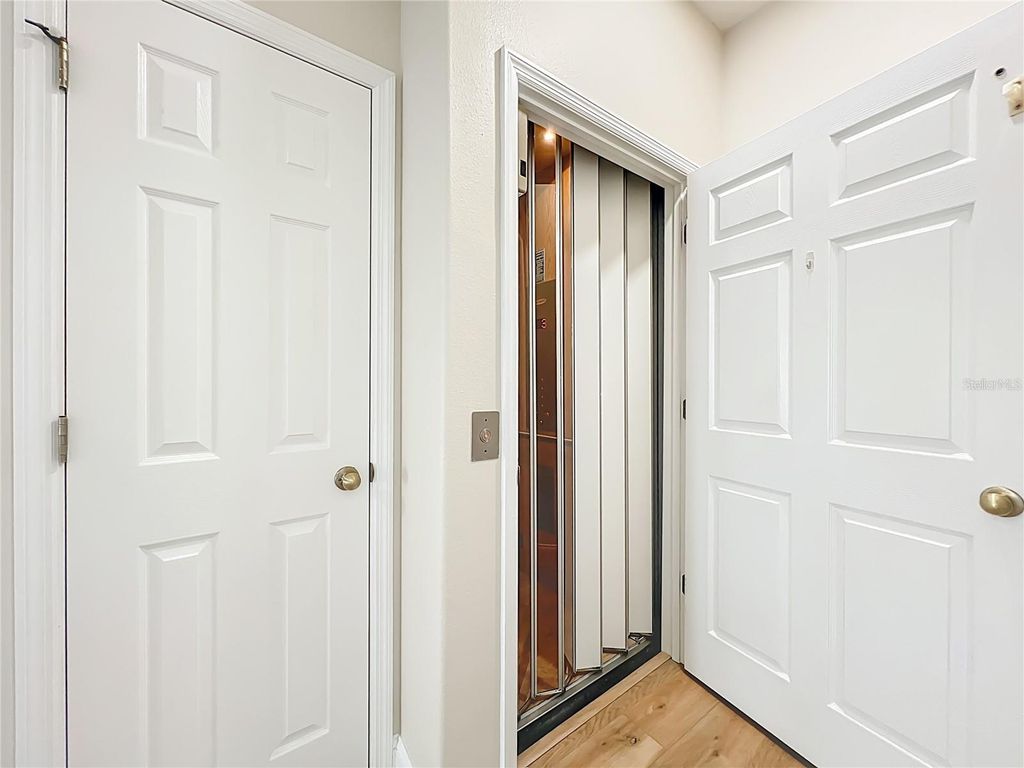 Image 52 of property listing at 1864 PROSPECT AVENUE, Orlando, FL 32814