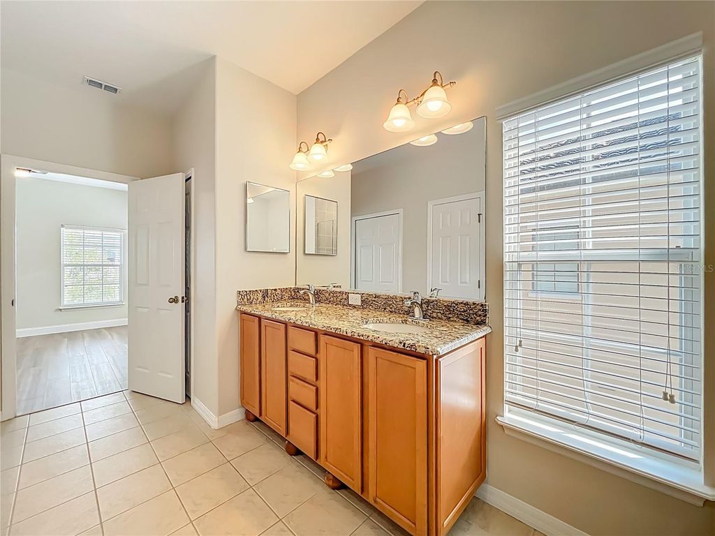 Image 63 of property listing at 1864 PROSPECT AVENUE, Orlando, FL 32814